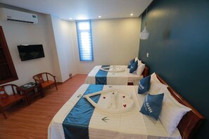 Double Room | Minibar, desk, free WiFi, bed sheets - Châu Anh Luxury Hotel (Ba Don)