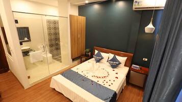 Phòng đôi | Minibar, bàn, truy cập Internet không dây miễn phí, bộ trải giường