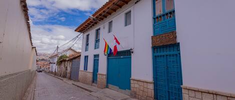 Fachada de la propiedad
