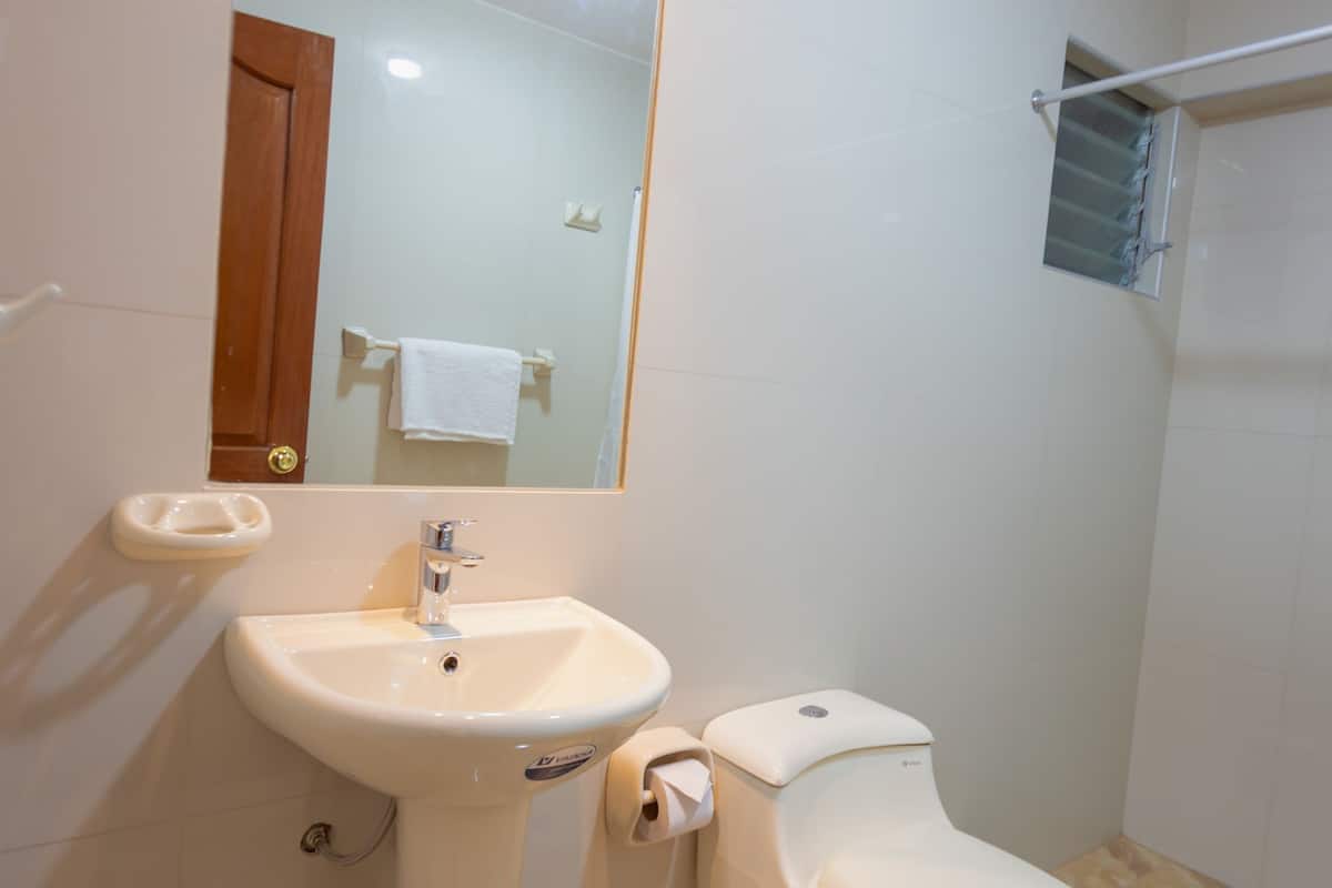Twin Room | Bathroom | Towels, soap, toilet paper