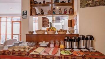 Free daily buffet breakfast