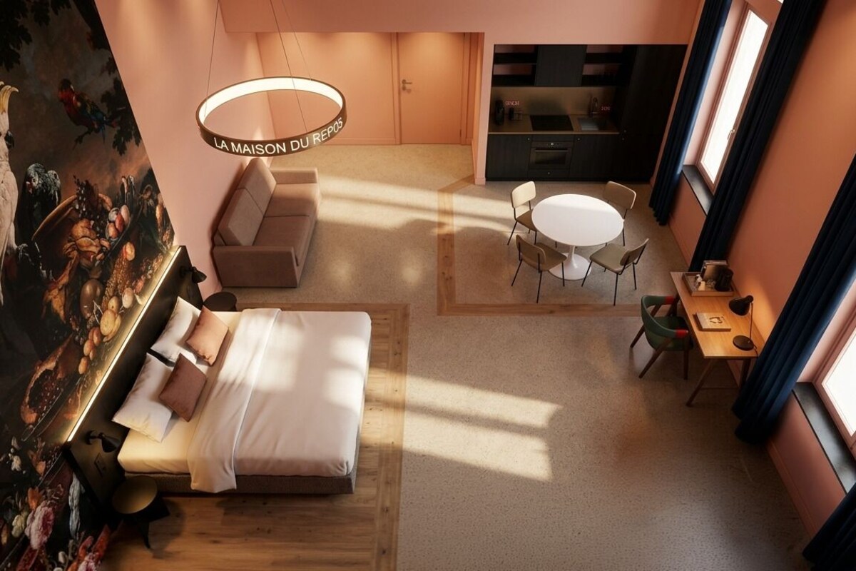 Superior Suite | Hypo-allergenic bedding available, minibar, in-room safe, desk