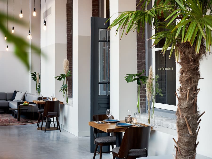 Blick auf den Garten, serviert Frühstück, Mittagessen und Abendessen