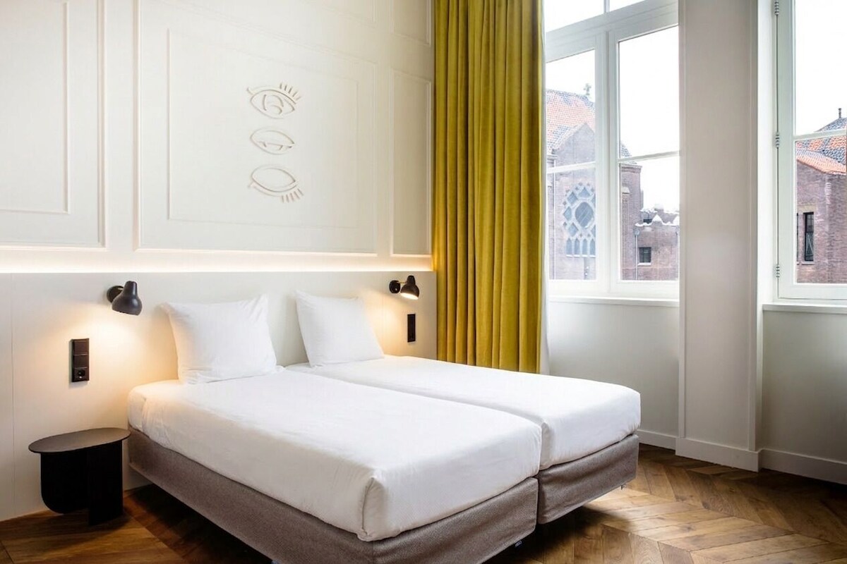 Comfort Twin Room | Hypo-allergenic bedding available, minibar, in-room safe, desk