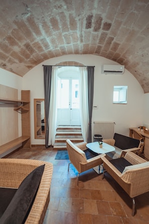 Hypo-allergenic bedding, free minibar items, desk, blackout curtains - Gradelle San Nicola (Matera)