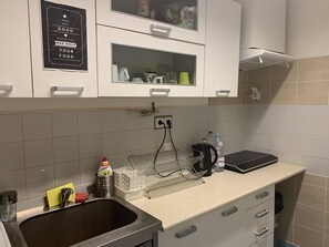 Shared kitchen - Hostel and Apartment Blue88 (Prague)