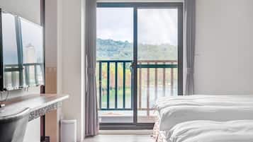 Quadruple Room, Lake View