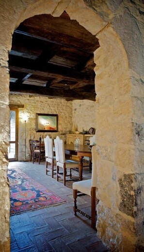 包含每日自助早餐