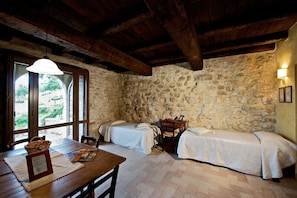 Appartement | Lits bébé (gratuits), draps fournis