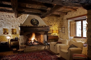 Lobby sitting area - Borgo La Torre (Foligno)