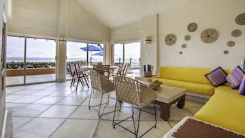 Villa Caleta | 起居区 | 43-英寸纯平电视 (配备卫星频道)、等离子电视
