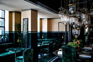 Lounge lobi