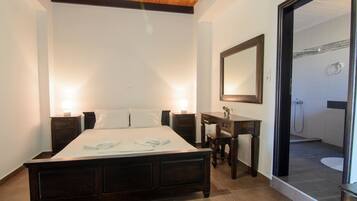 Apartment, Mountain View (3 adults) | 1 bedroom, hypo-allergenic bedding, desk, soundproofing