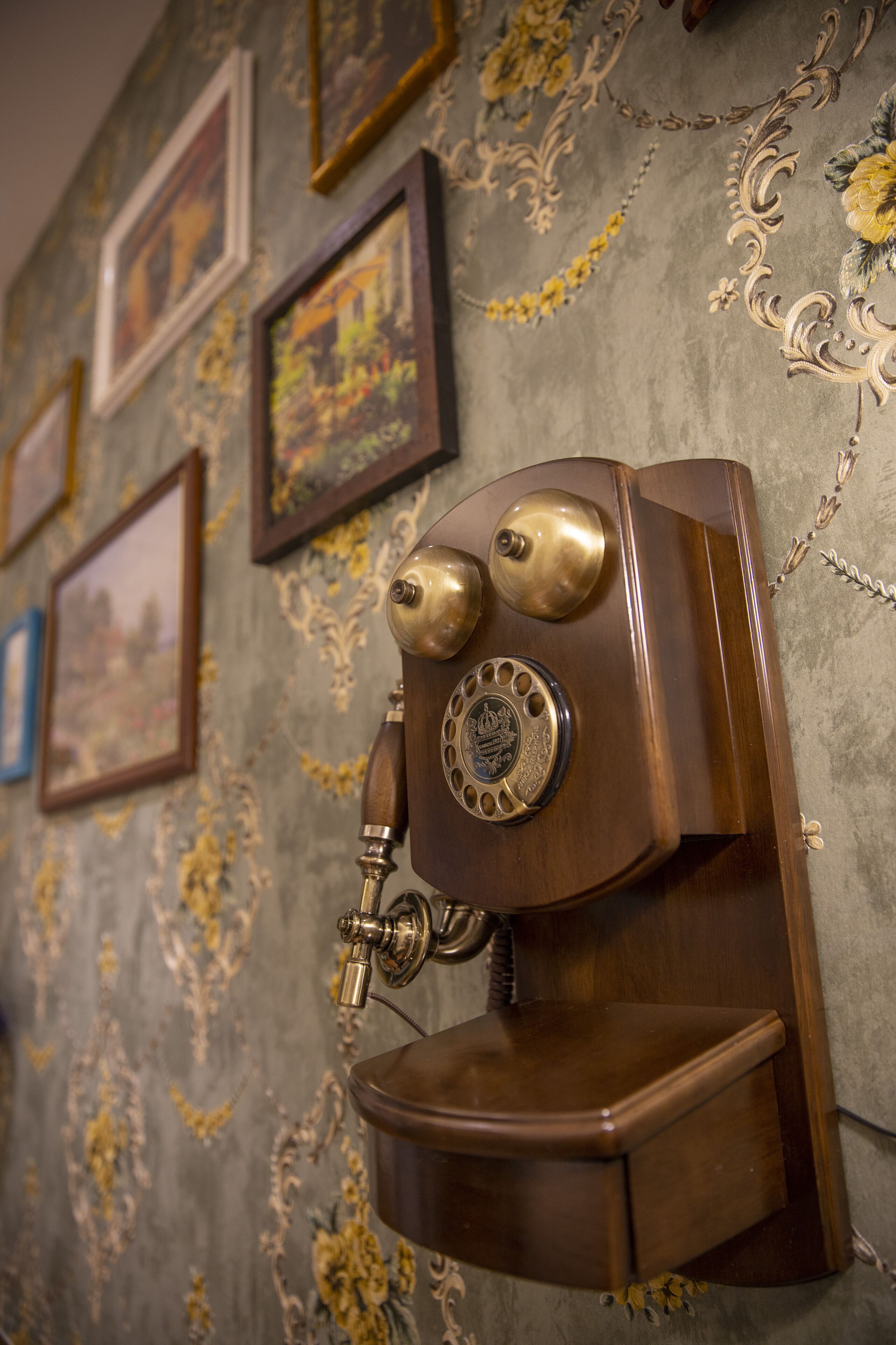 courtyard room, courtyard view | premium bedding, minibar, in-room safe, desk