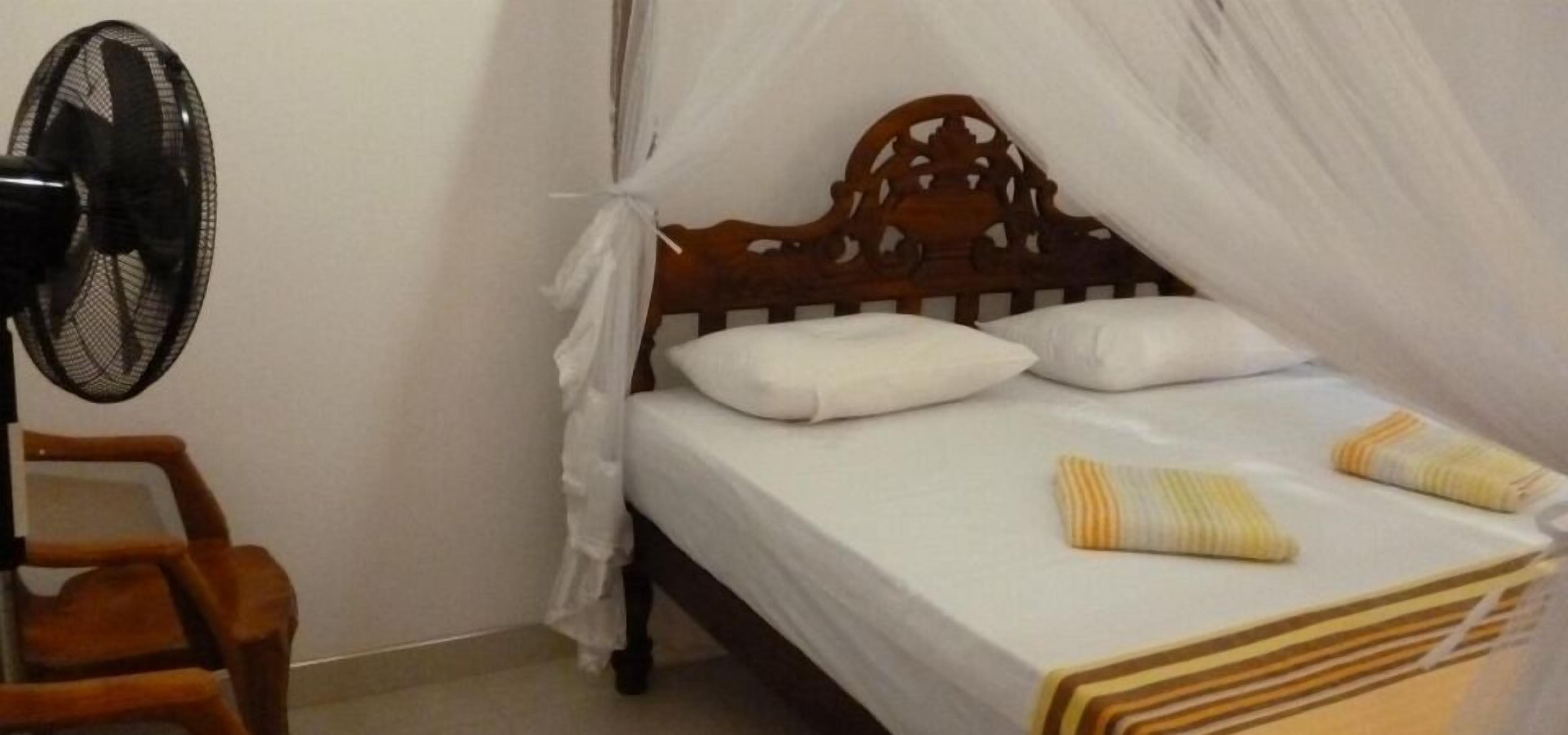 Soundproofing, free WiFi, bed sheets