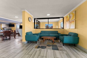 Lobby - Quality Inn & Suites Dublin (Dublin)