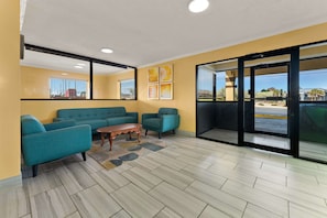 Lobby - Quality Inn & Suites Dublin (Dublin)