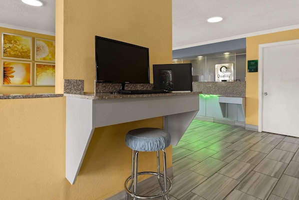 Business center - Quality Inn & Suites Dublin (Dublin)
