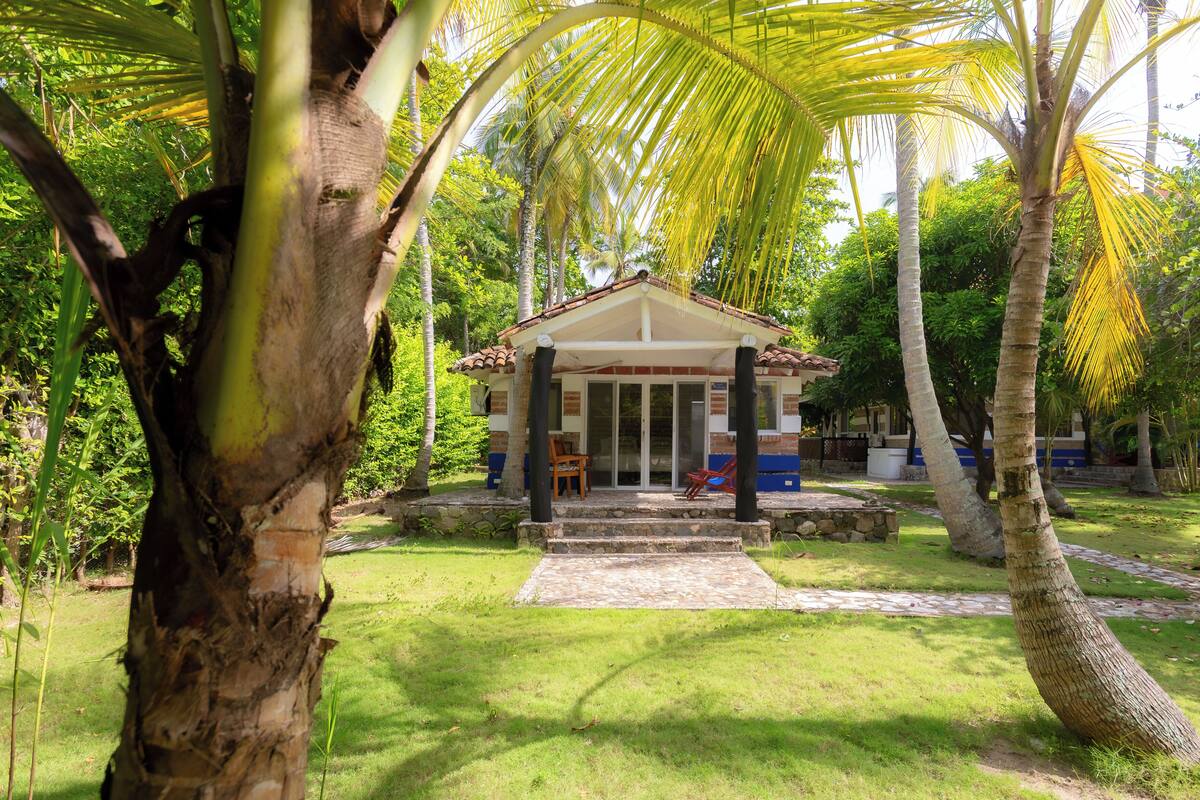 Bungalow Deluxe | Caja fuerte, wifi gratis, ropa de cama