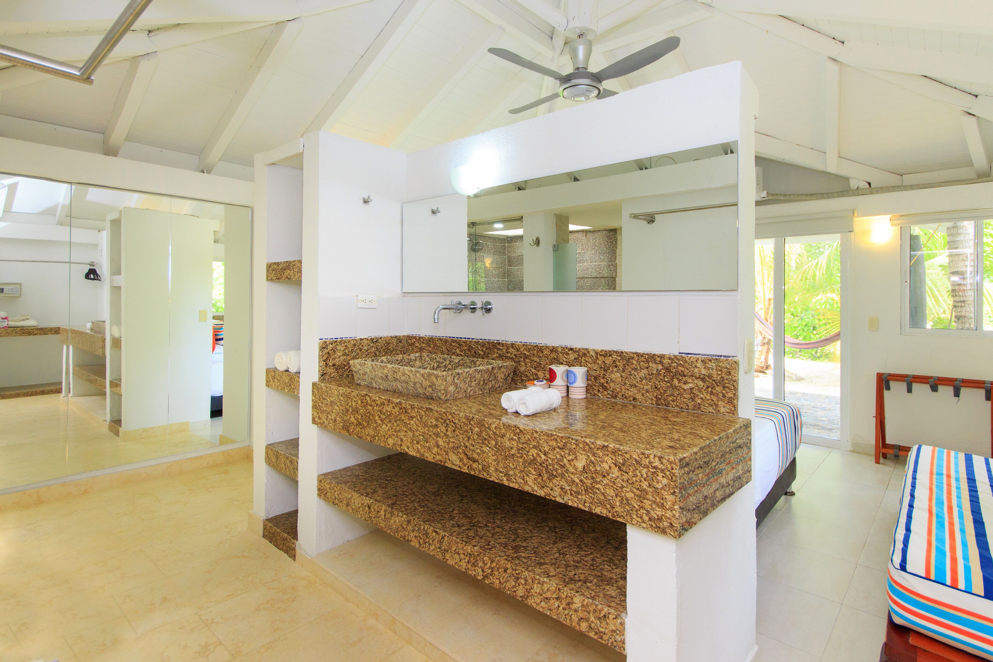 deluxe bungalow | bathroom | shower, free toiletries, towels