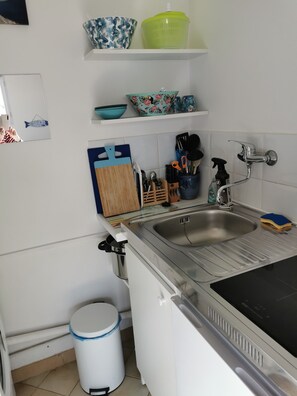 Réfrigérateur, four, plaque de cuisson, lave-vaisselle