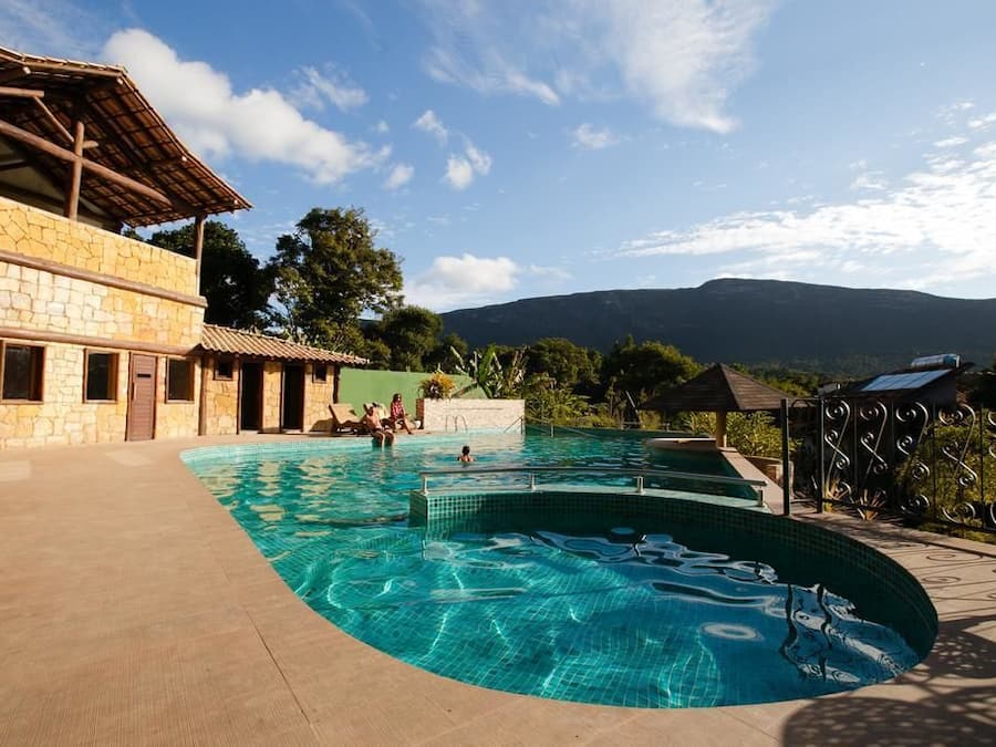 Kolam renang terbuka