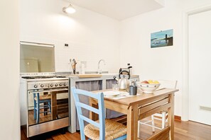 Apartment, 1 Bedroom | Private kitchen