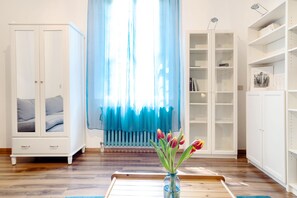 Apartment, 1 Bedroom, Non Smoking | Living room