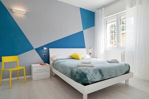 1 habitación, tabla de planchar con plancha, wifi gratis y ropa de cama 
