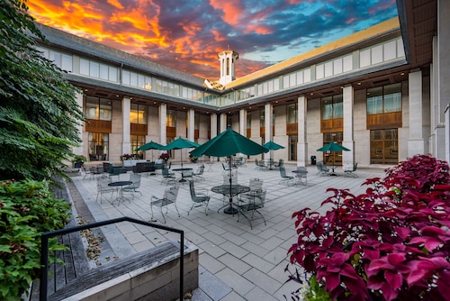 The Knight Center at Washington University