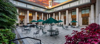 เดอะไนท์เซ็นเตอร์ที่มหาวิทยาลัยวอชิงตัน