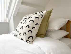 Casa urbana, baño privado, vista a la ciudad (89 St John Road) | Interior