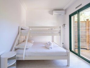 3 chambres, fer et planche à repasser, Wi-Fi, literie fournie