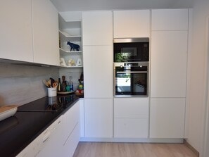 Réfrigérateur, micro-ondes, four, lave-vaisselle