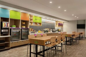 Free daily buffet breakfast  - Home2 Suites by Hilton Glen Mills Chadds Ford, PA (Glen Mills)