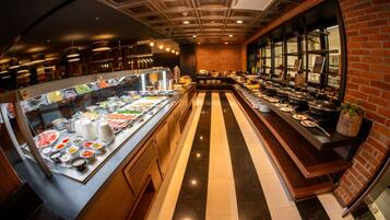 Tägliches Frühstücksbuffet gegen Gebühr