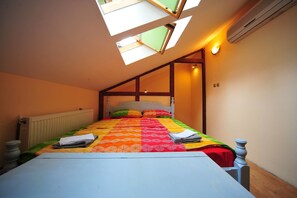 Kamar Triple | Tirai kedap cahaya, kedap suara, setrika/meja setrika, dan Wi-Fi gratis