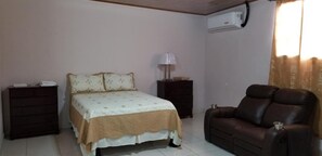 Laptop workspace, soundproofing, free WiFi, bed sheets - B&B Lodgings (24 de Diciembre)