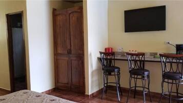 Laptop workspace, soundproofing, free WiFi, bed sheets