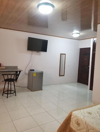 1 quarto, espaço de trabalho para notebook, quartos à prova de som