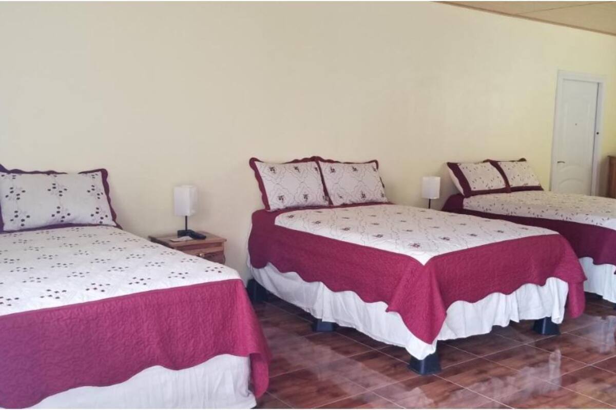 Family Room | Laptop workspace, soundproofing, WiFi (free), bed sheets