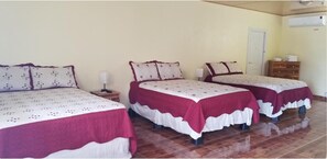 Laptop workspace, soundproofing, free WiFi, bed sheets - B&B Lodgings (24 de Diciembre)