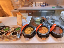 Desayuno buffet todos los días (con cargo)