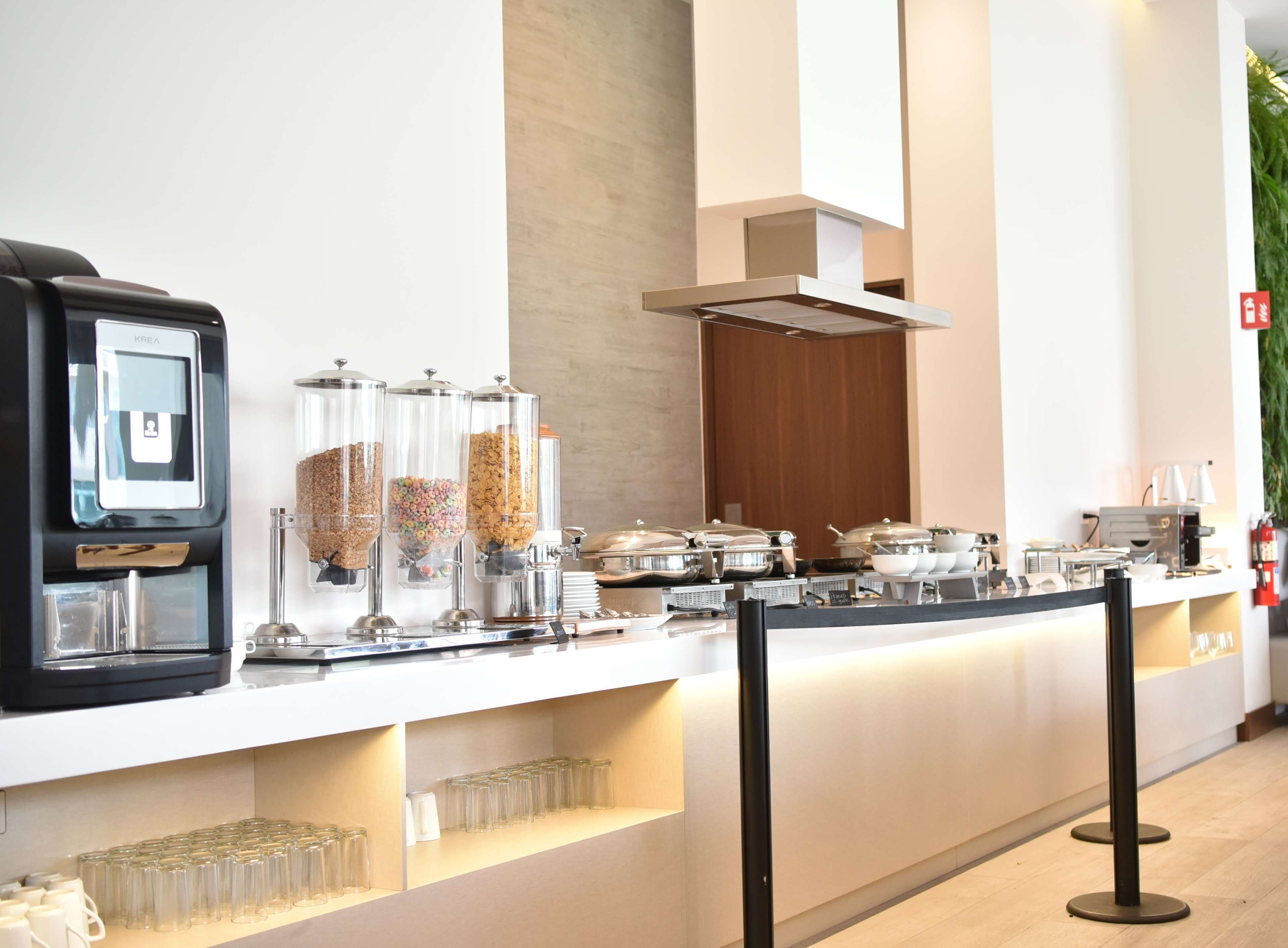 每日供应即点即煮早餐（每人 USD 25）