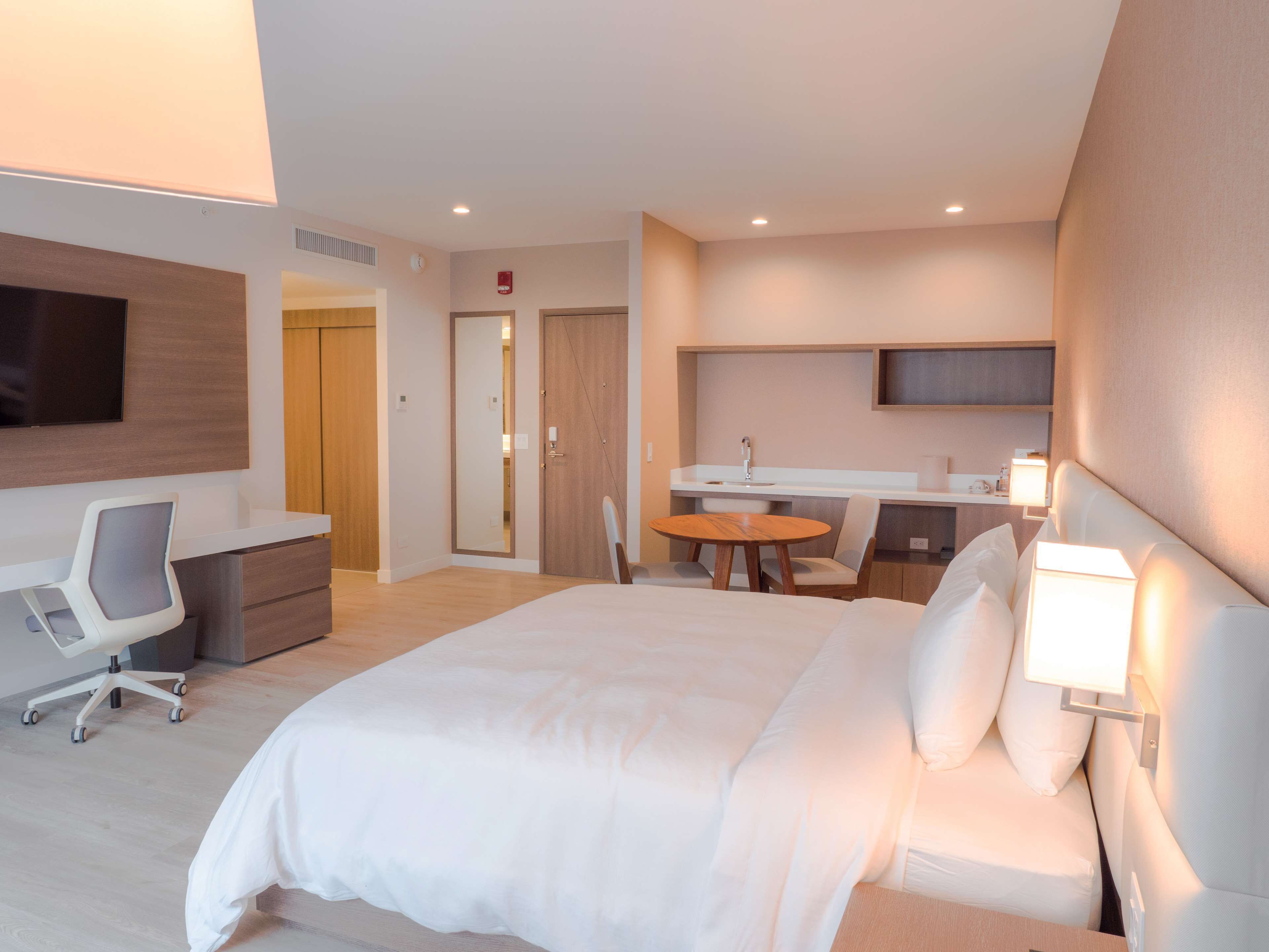 Minibar, coffres-forts dans les chambres, décoration personnalisée