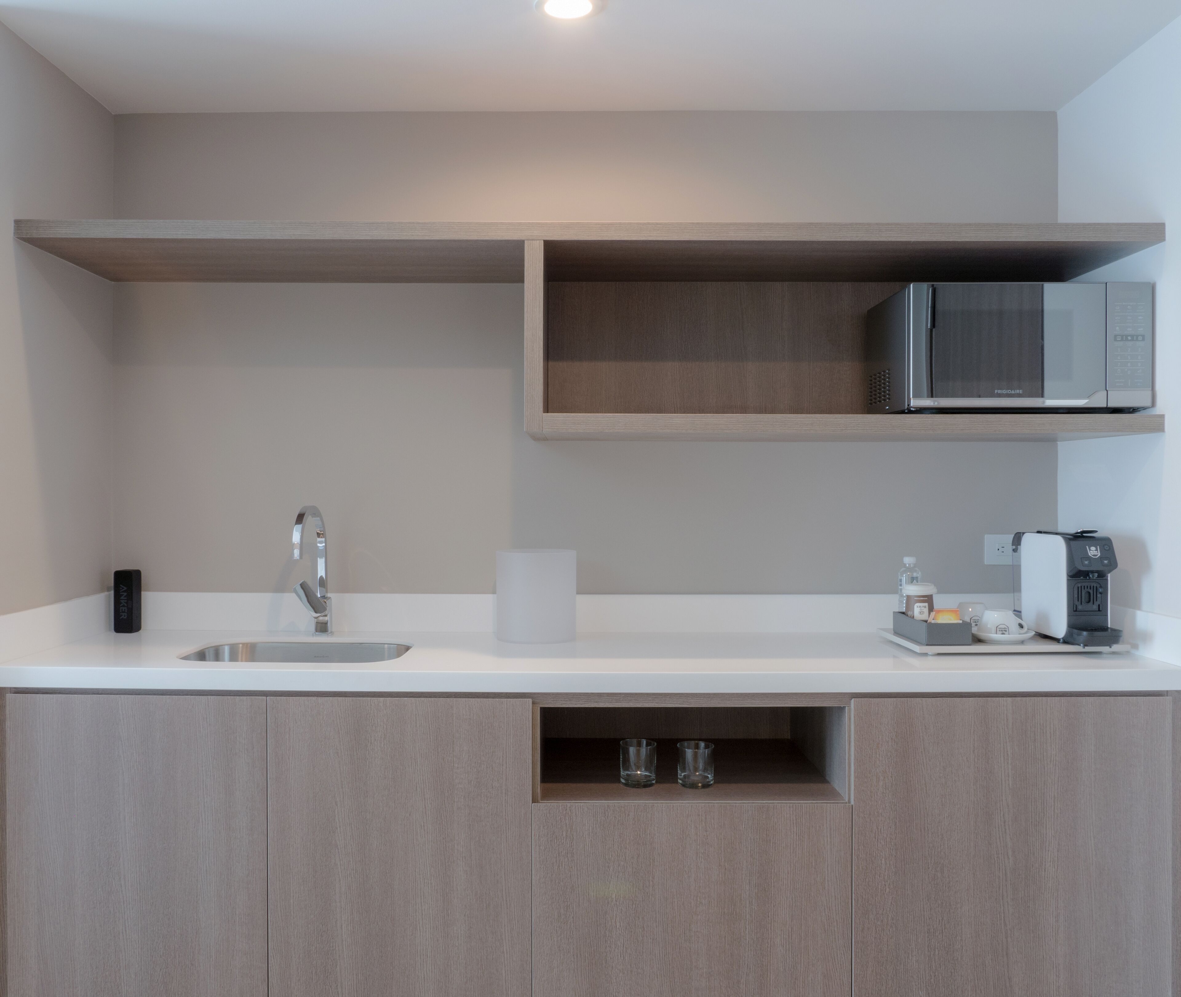 deluxe room, 1 king bed | 1 bedroom, minibar, in-room safe, individually decorated