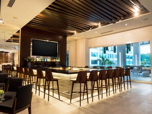 Bar (on property) - Hilton Garden Inn Santa Ana San Jose (Santa Ana)