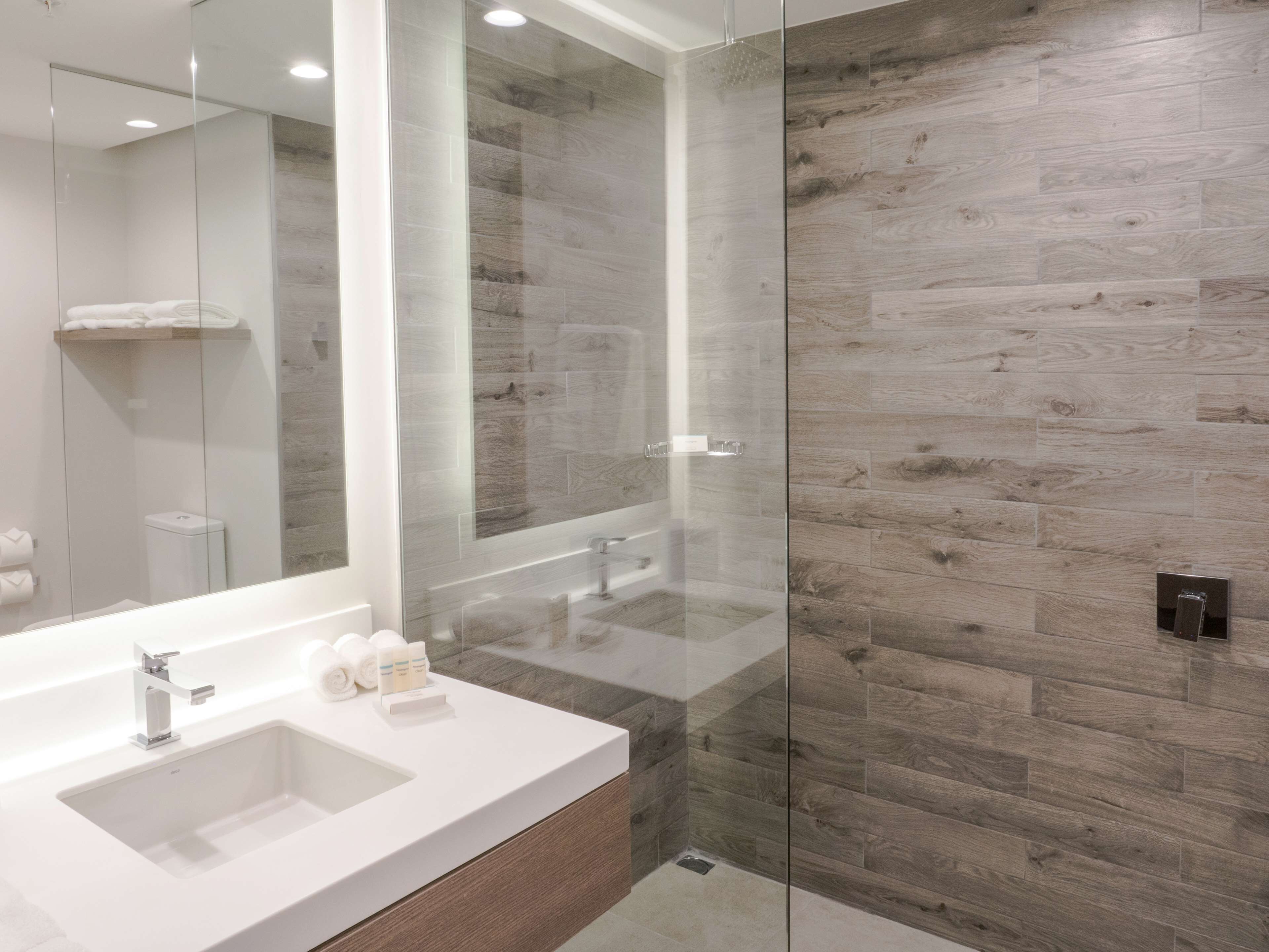 room, 2 queen beds | bathroom shower