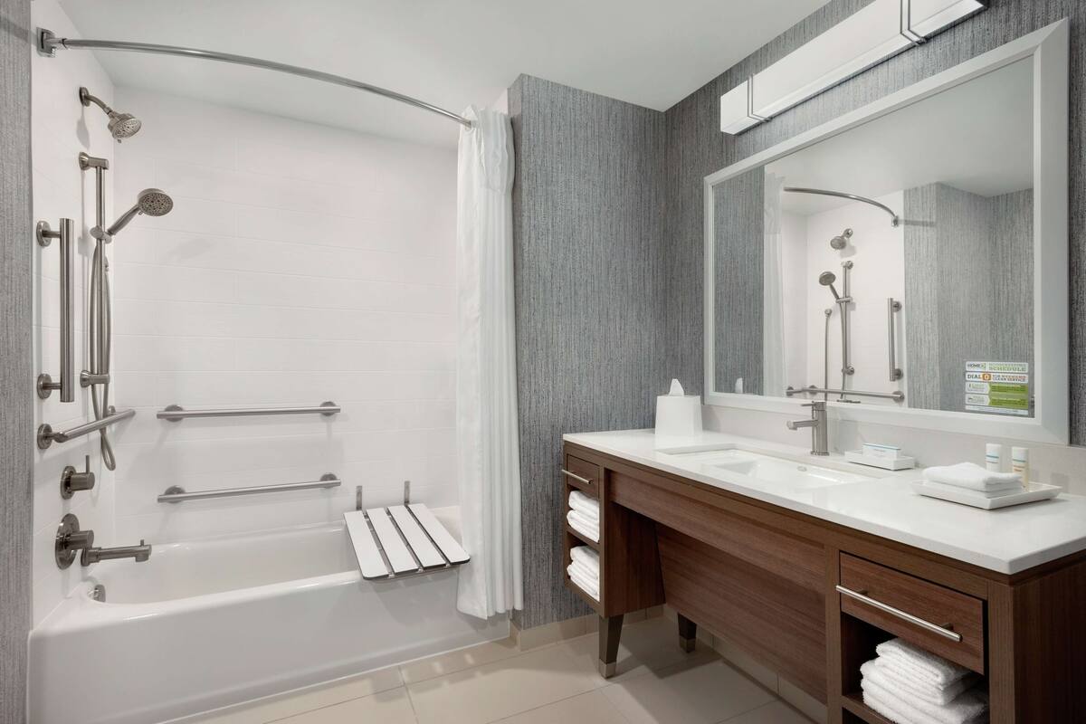 designer toiletries, towels