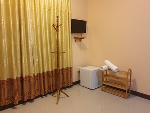 Deluxe Double Room | Living area | TV - Sunbreak View (Magoodhoo)